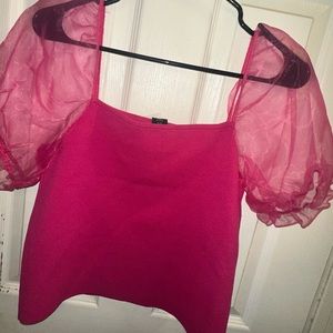 house of harlow pink short sleeve puffer peacock shirt Medium